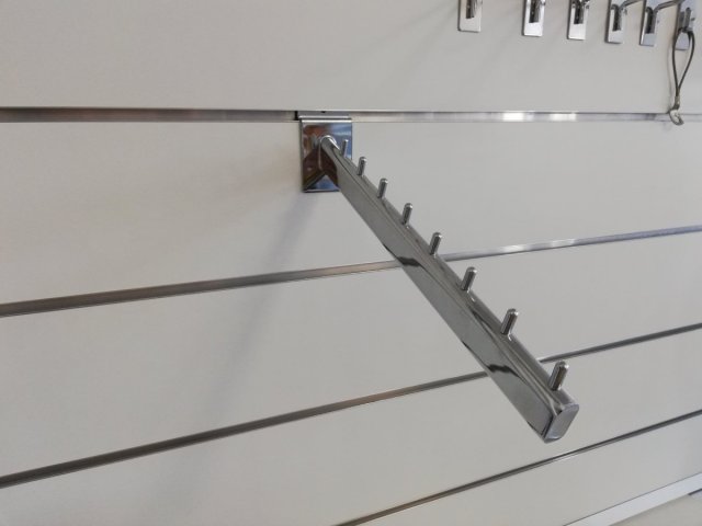 kukica za zidnu plocu