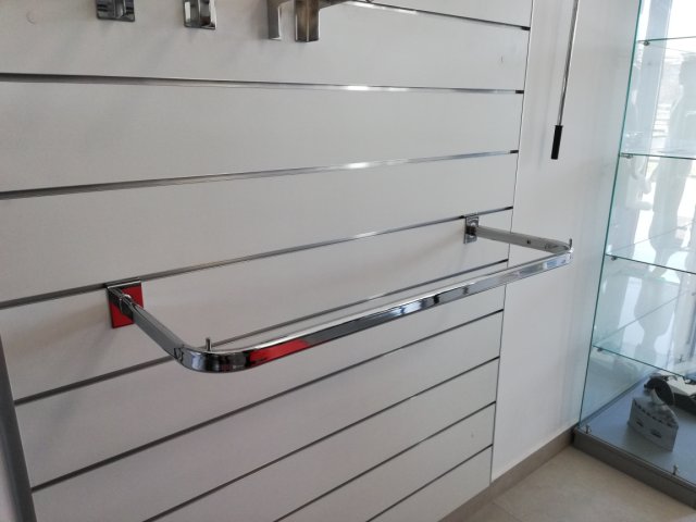 vjesalica za zidni panel